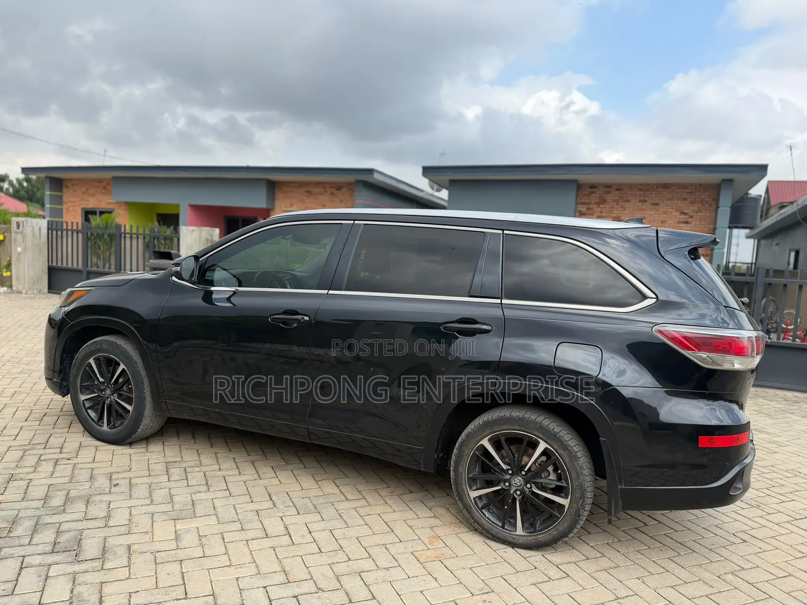 Toyota Highlander Limited Platinum 4dr SUV AWD (3.5L 6cyl 6A) 2015