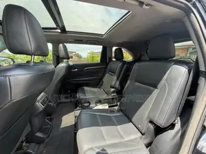 Toyota Highlander Limited Platinum 4dr SUV AWD (3.5L 6cyl 6A) 2015