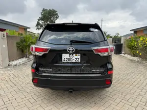 Toyota Highlander Limited Platinum 4dr SUV AWD (3.5L 6cyl 6A) 2015