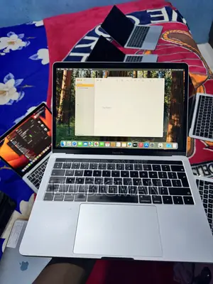 Laptop Apple MacBook Pro 2019 16GB Intel Core i5 SSD 250GB