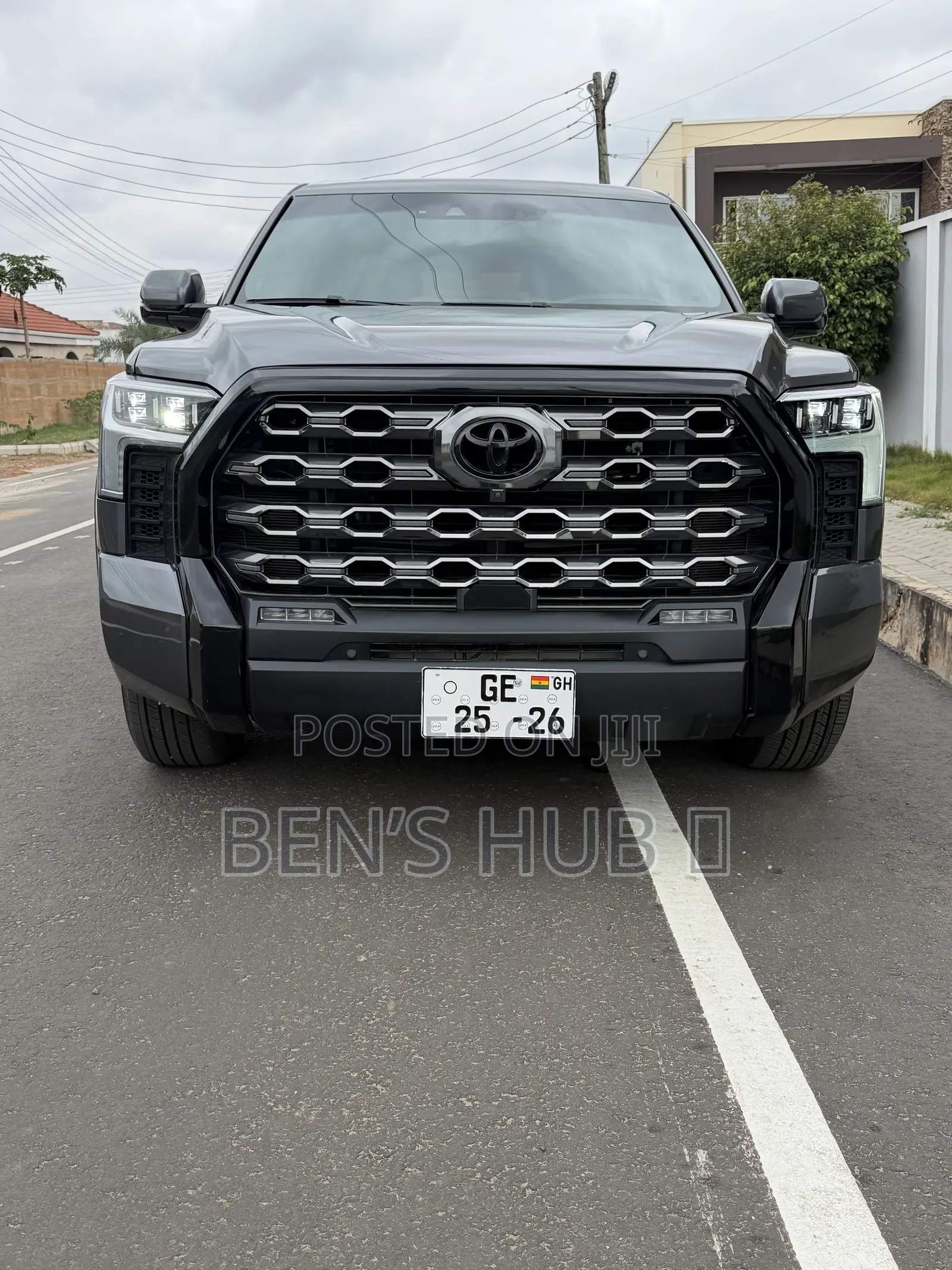 Toyota Sequoia Platinum 4WD 2023 Gray