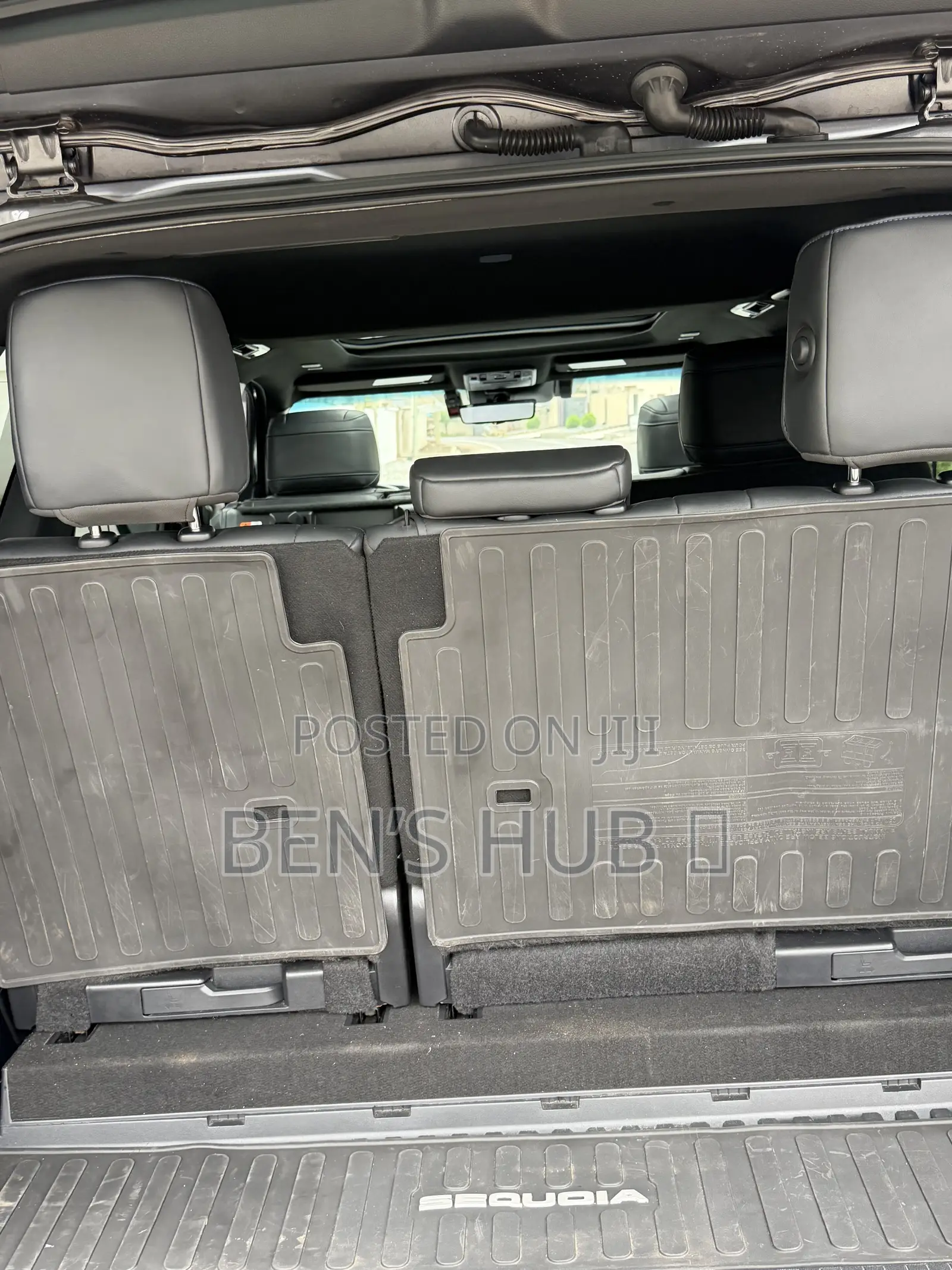 Toyota Sequoia Platinum 4WD 2023 Gray