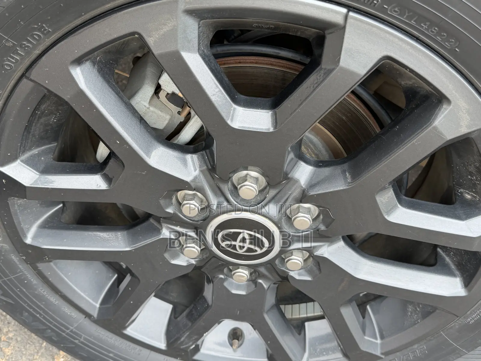 Toyota Sequoia Platinum 4WD 2023 Gray