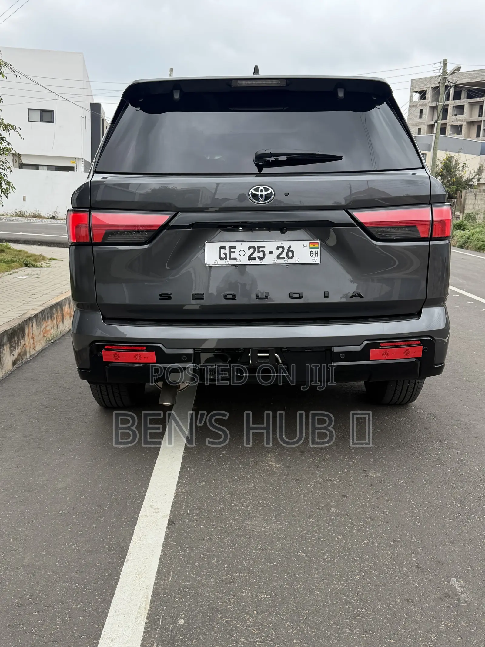 Toyota Sequoia Platinum 4WD 2023 Gray
