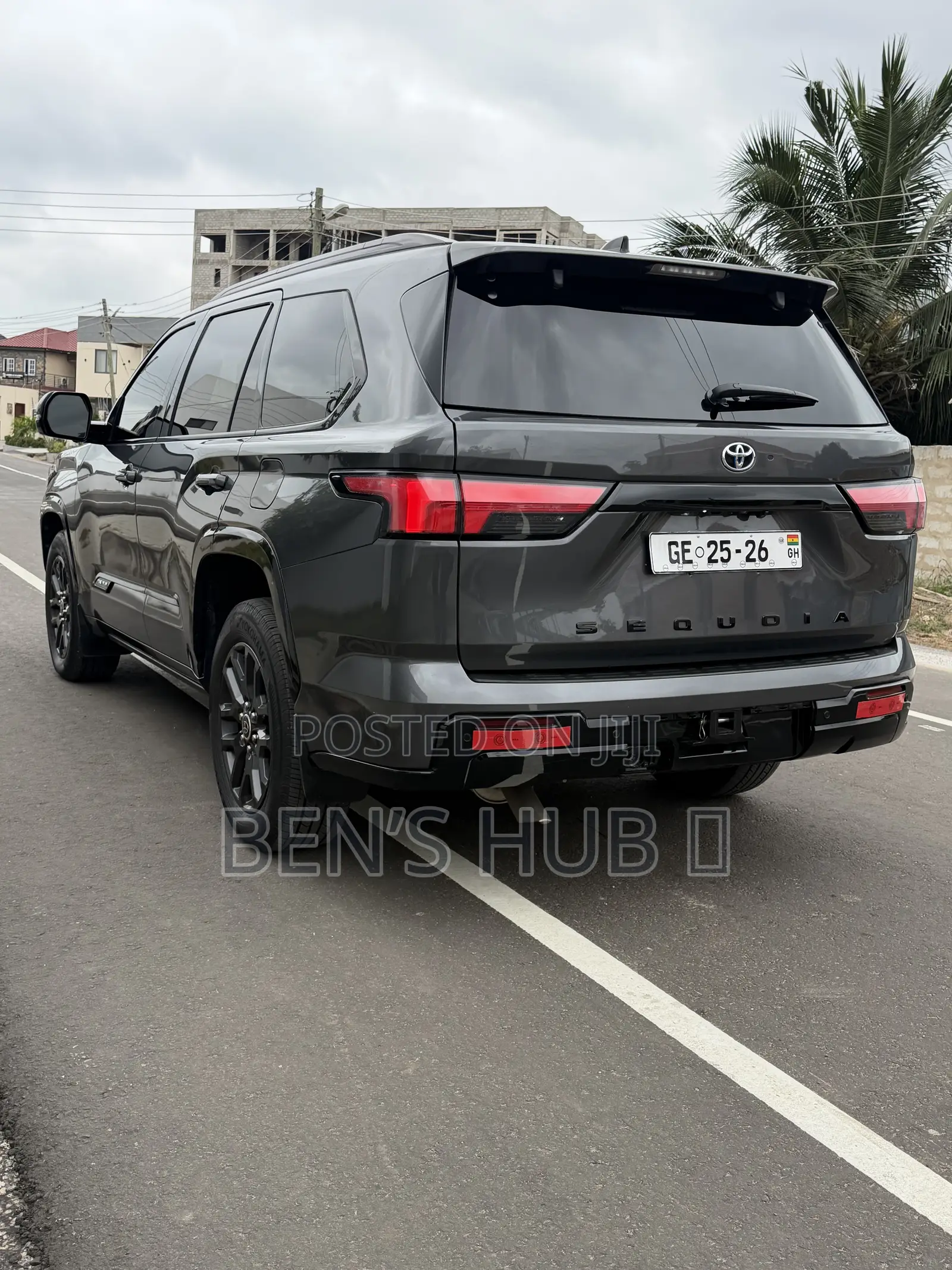 Toyota Sequoia Platinum 4WD 2023 Gray