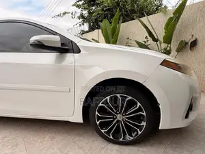 Toyota Corolla 2014 White