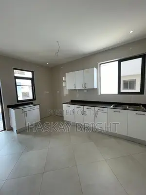 3bdrm Townhouse / Terrace in Abelemkpe for rent