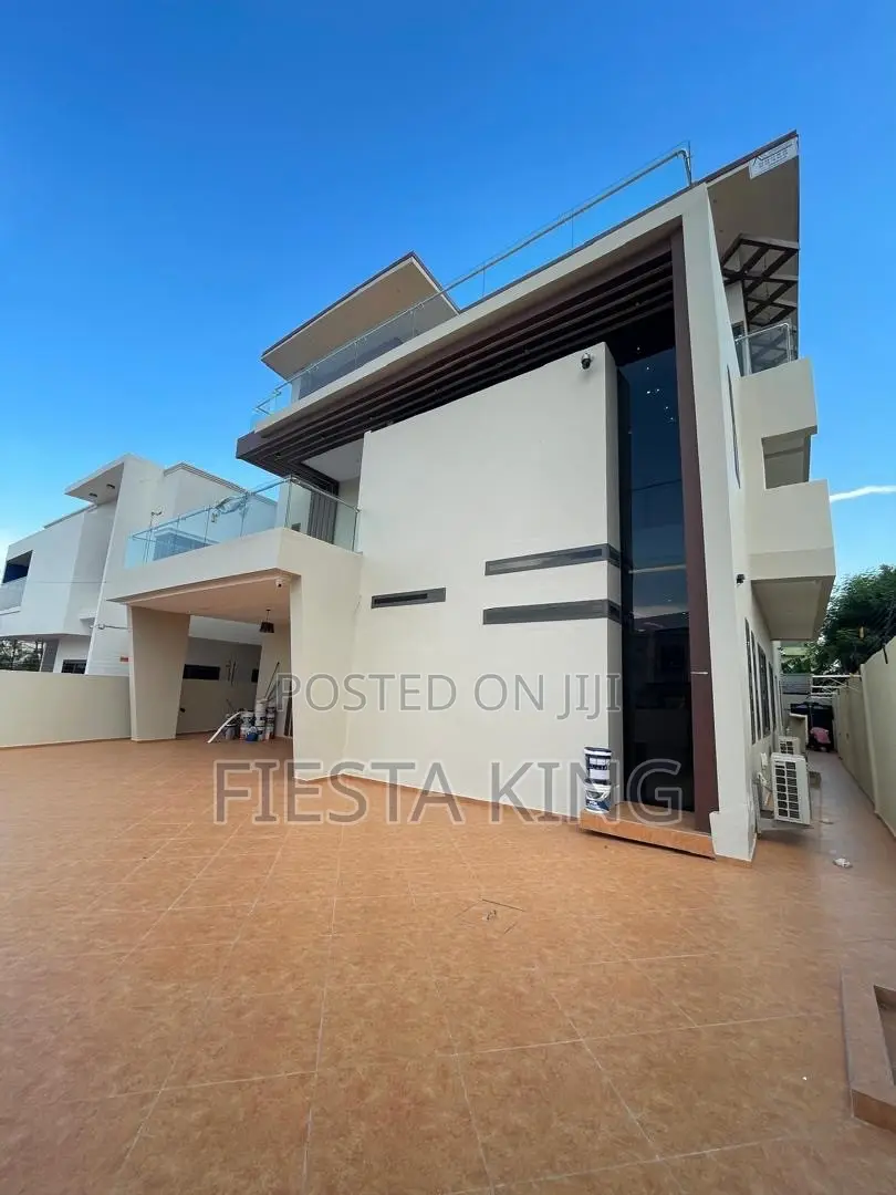 Furnished 5bdrm Mansion in Kings Projekts, Police Station for sale