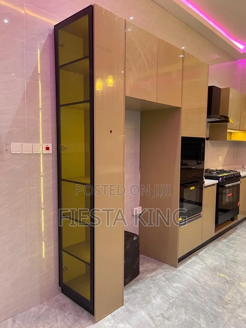 Furnished 5bdrm Mansion in Kings Projekts, Police Station for sale