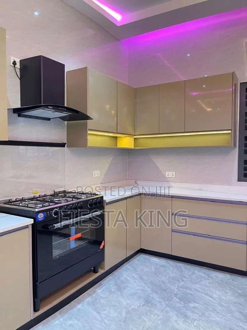 Furnished 5bdrm Mansion in Kings Projekts, Police Station for sale