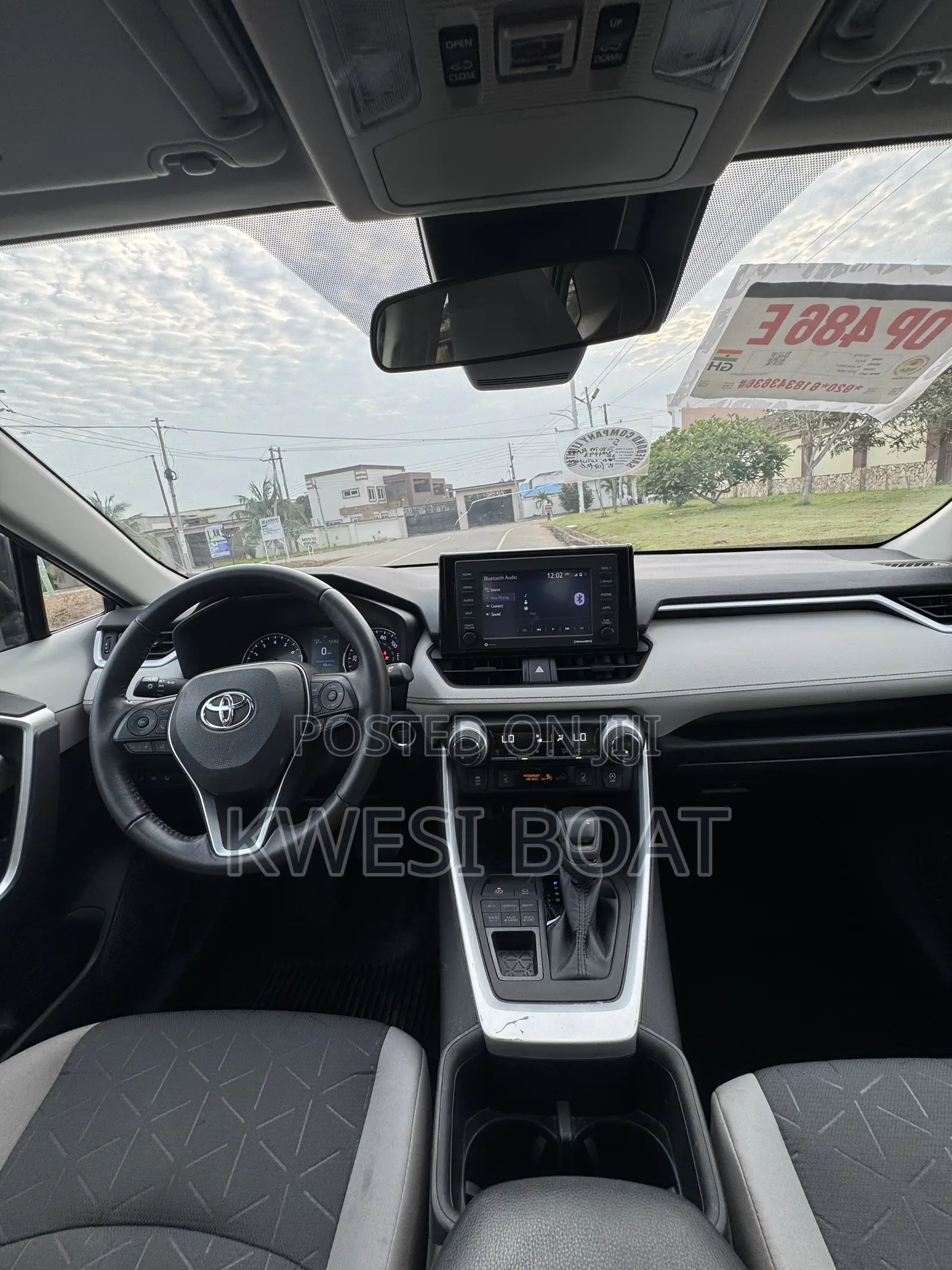 Toyota RAV4 XLE 2022 Gray