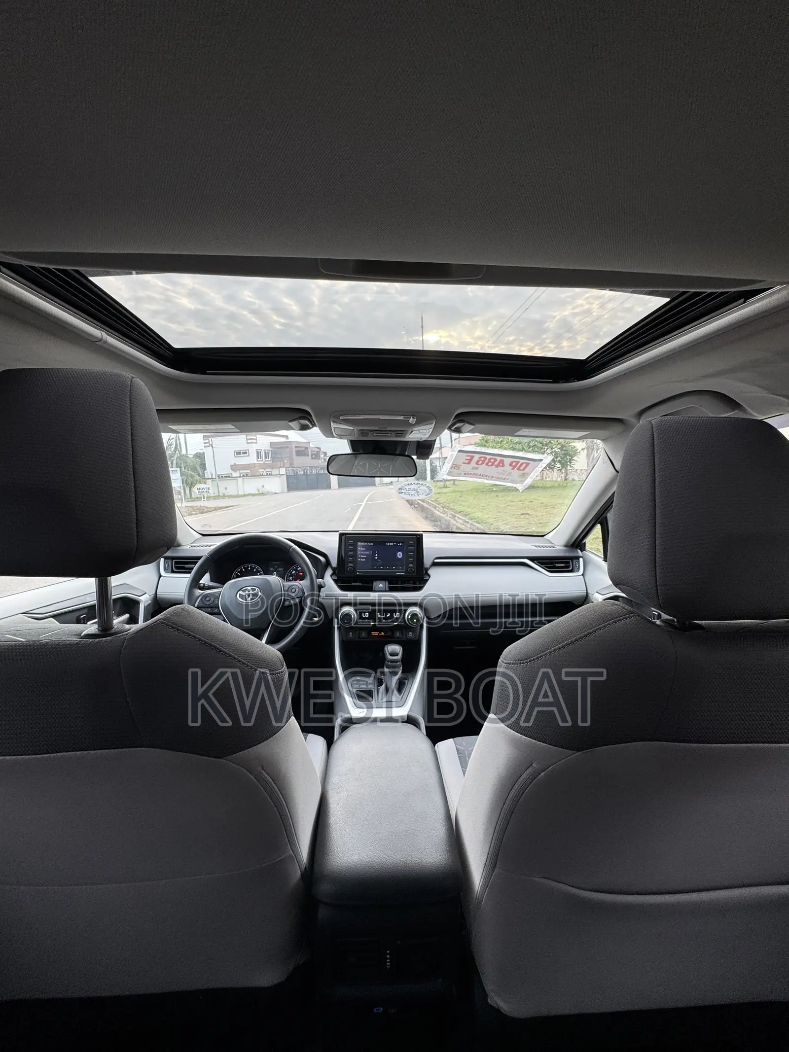 Toyota RAV4 XLE 2022 Gray
