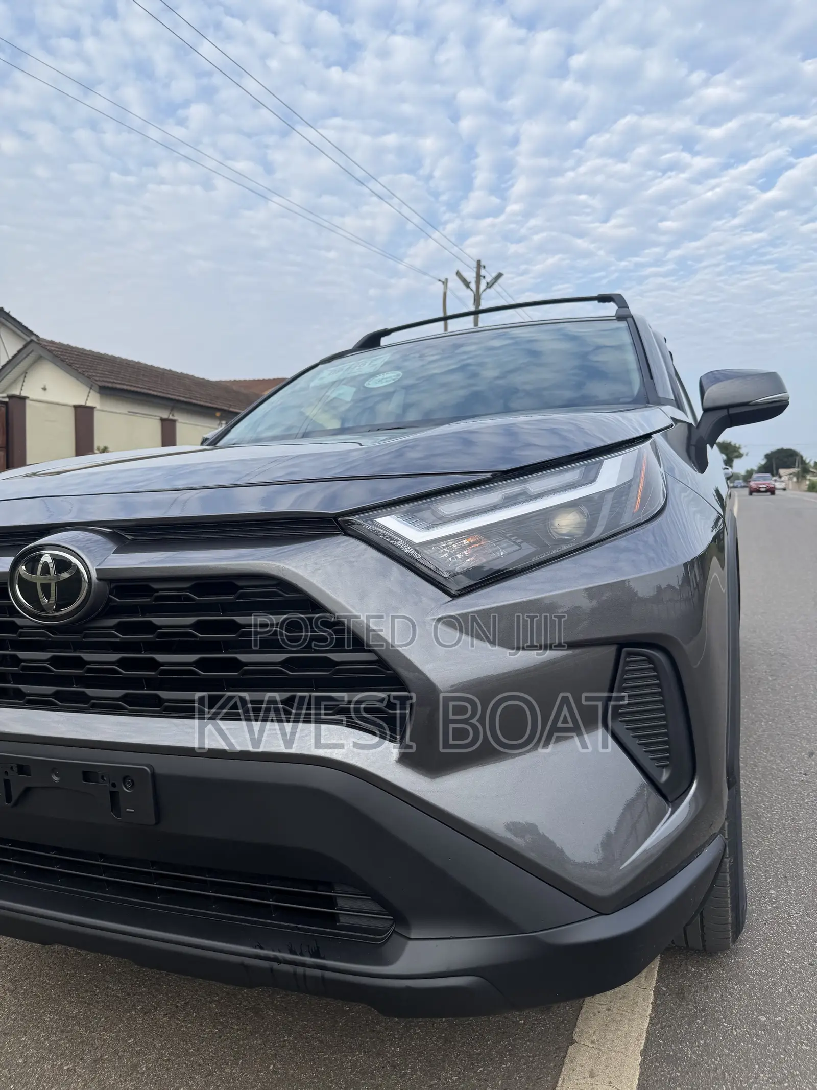 Toyota RAV4 XLE 2022 Gray