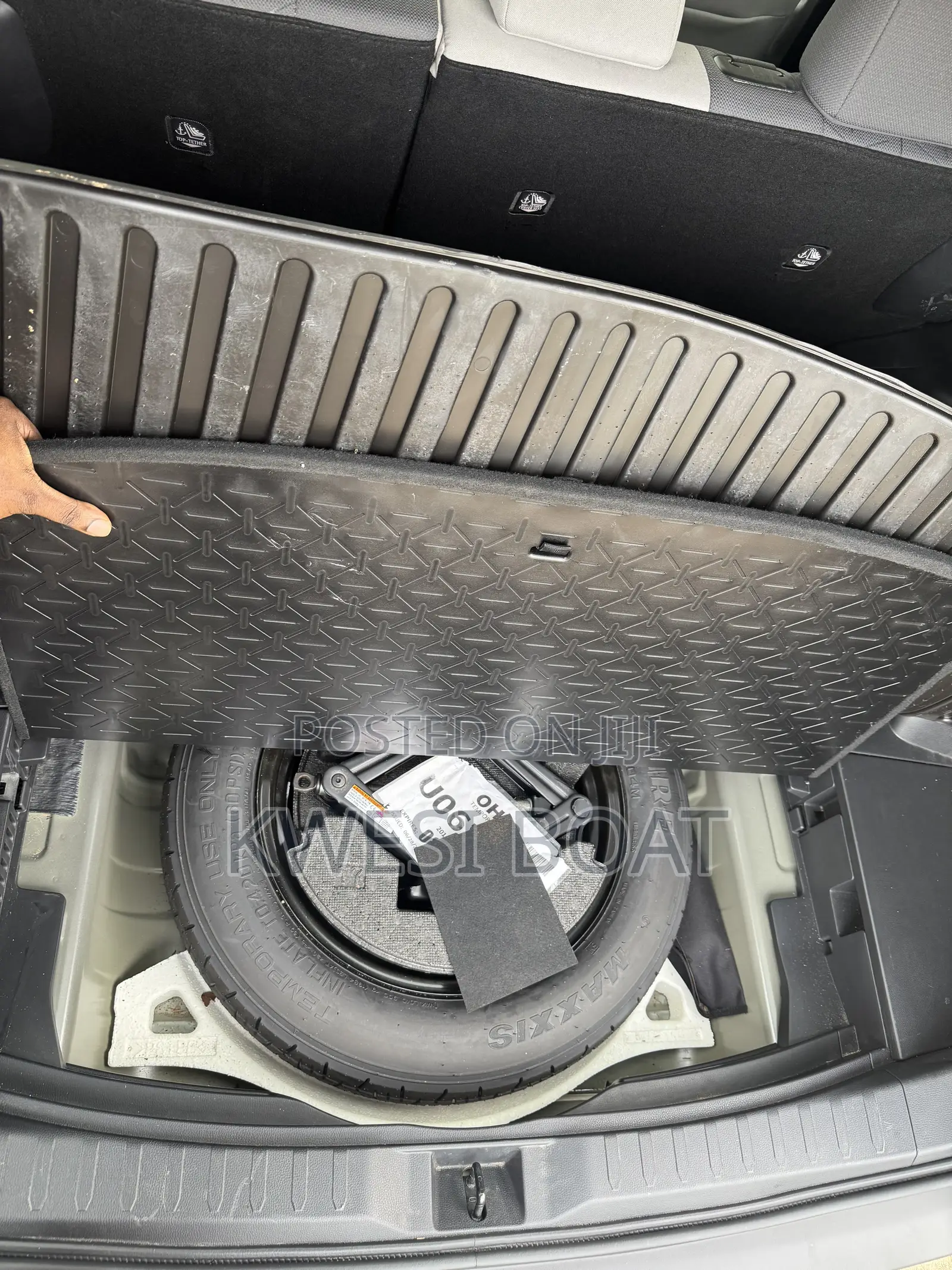 Toyota RAV4 XLE 2022 Gray