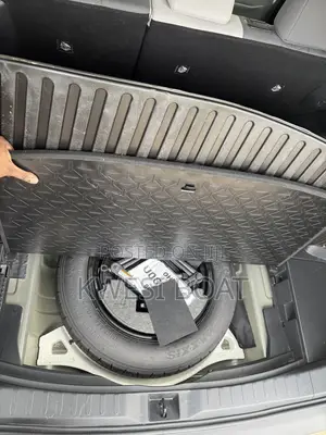 Toyota RAV4 XLE 2022 Gray