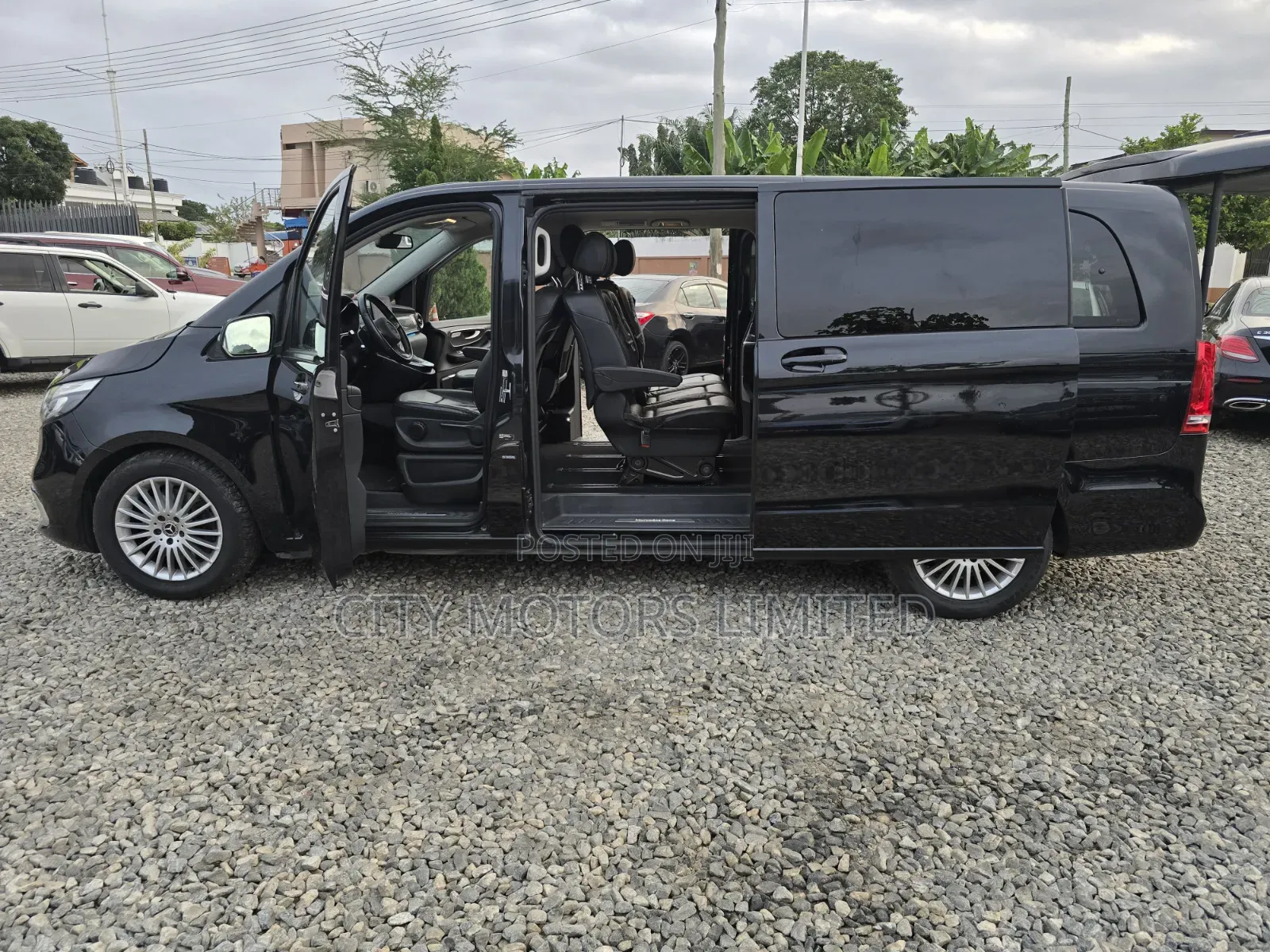 Mercedes-Benz V-Class 2022 Black