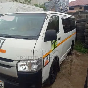 Toyota HiAce 2015 White