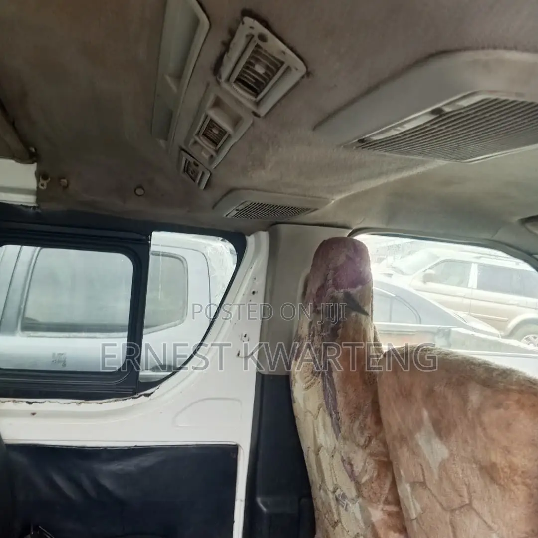 Toyota HiAce 2015 White