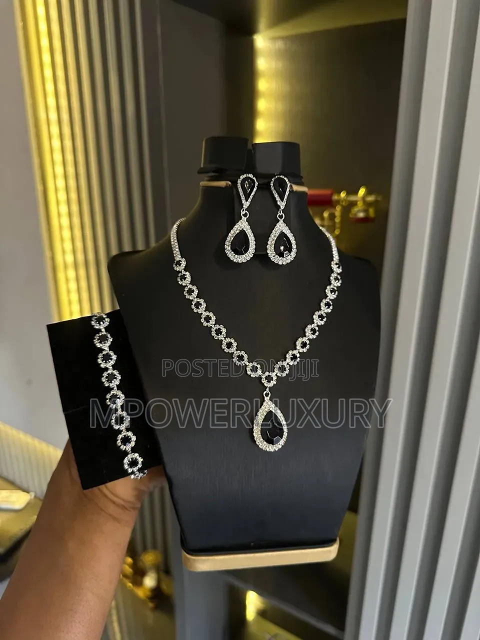 Luxury Raindrop Bridal Set