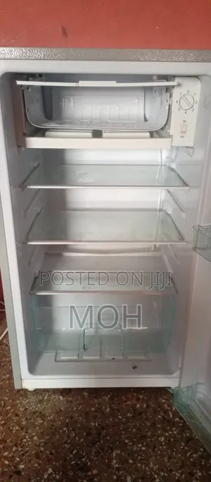 Neat Aucma Fridge for Sell