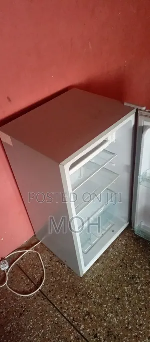 Neat Aucma Fridge for Sell
