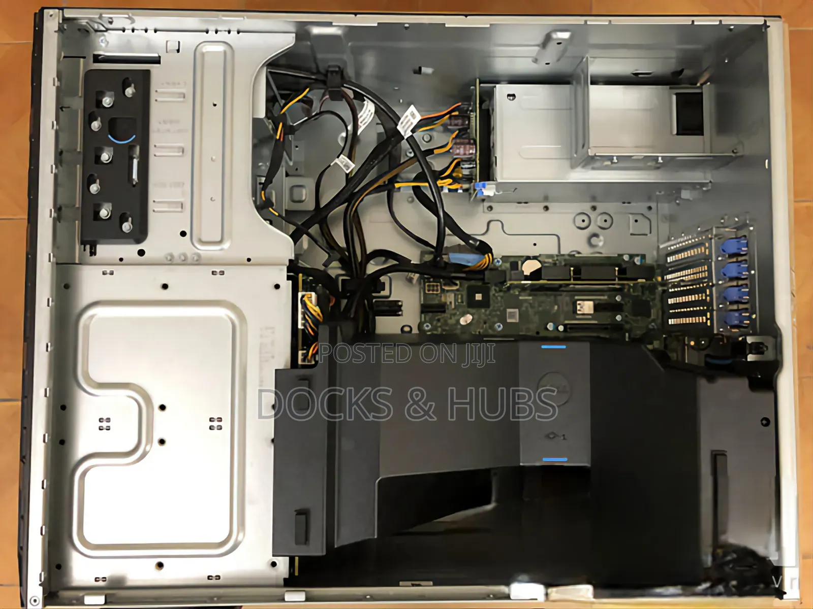 Server Dell PowerEdge T330 32GB Intel Xeon HDD+SSD 3T