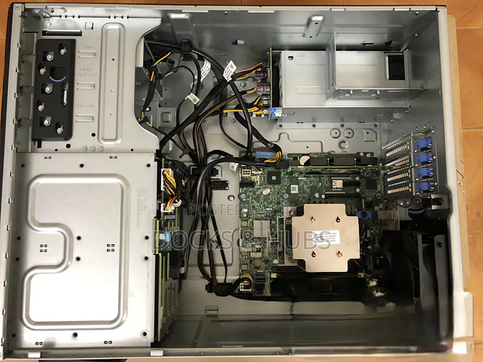 Server Dell PowerEdge T330 32GB Intel Xeon HDD+SSD 3T