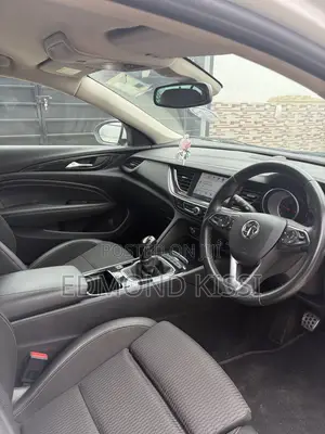 Vauxhall Insignia 2018 White