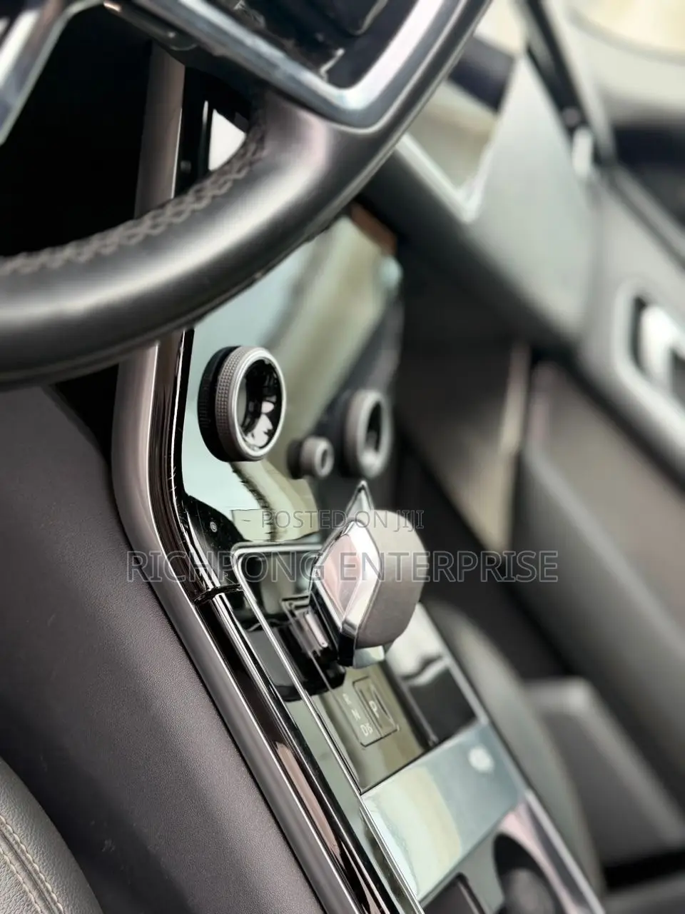 Land Rover Range Rover Velar R-Dynamic S 2023 White