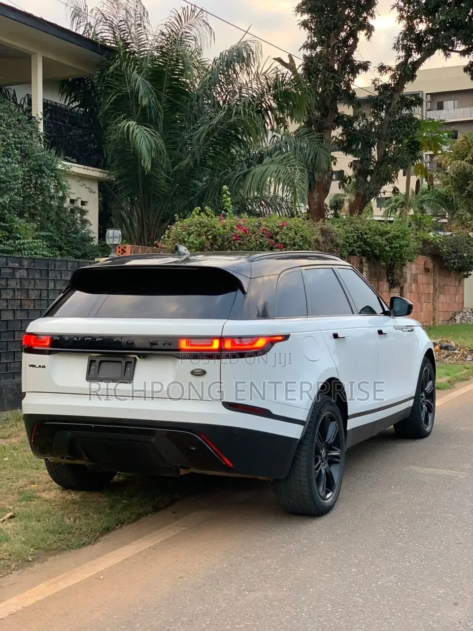 Land Rover Range Rover Velar R-Dynamic S 2023 White