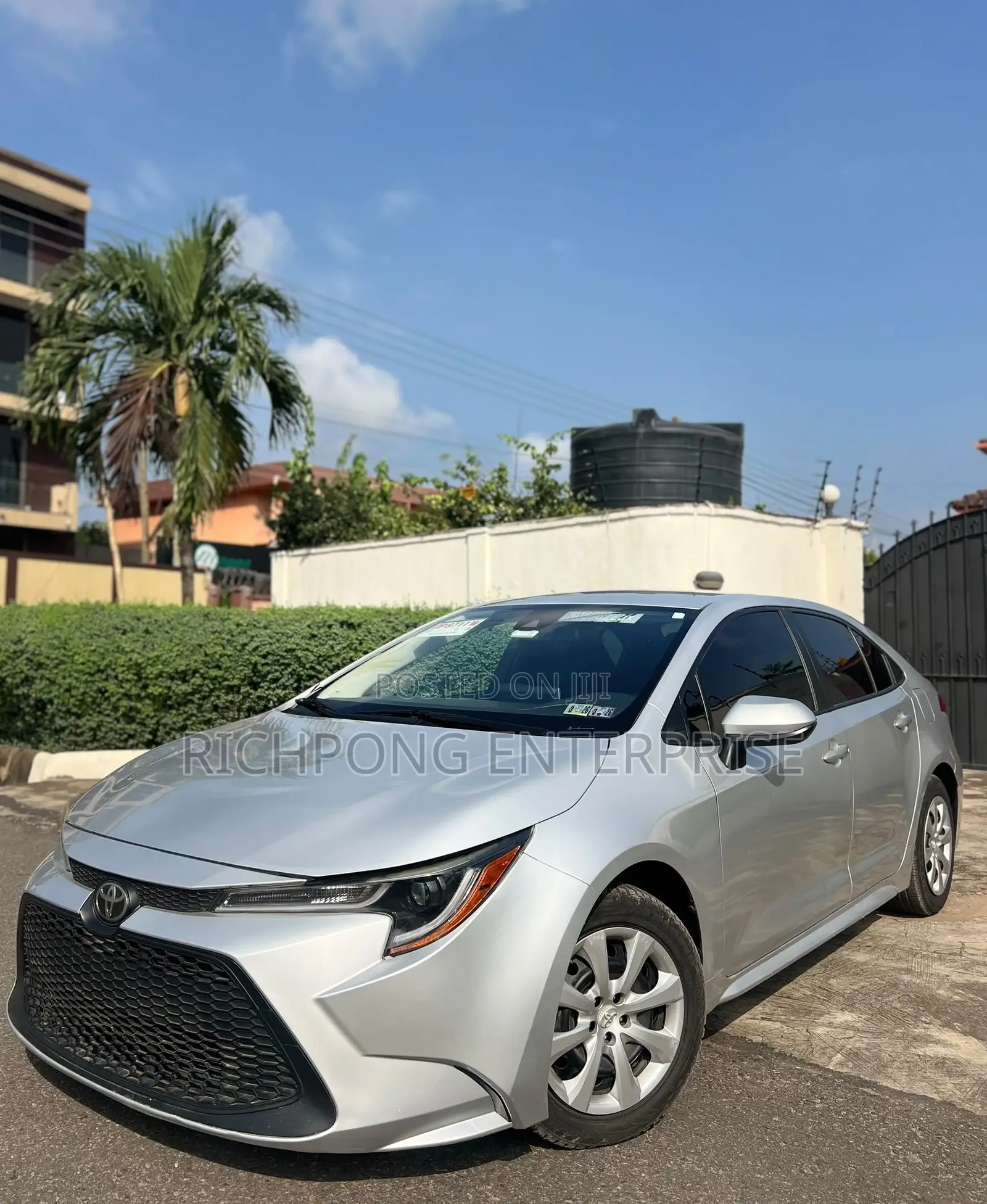 Toyota Corolla LE 2021 Silver