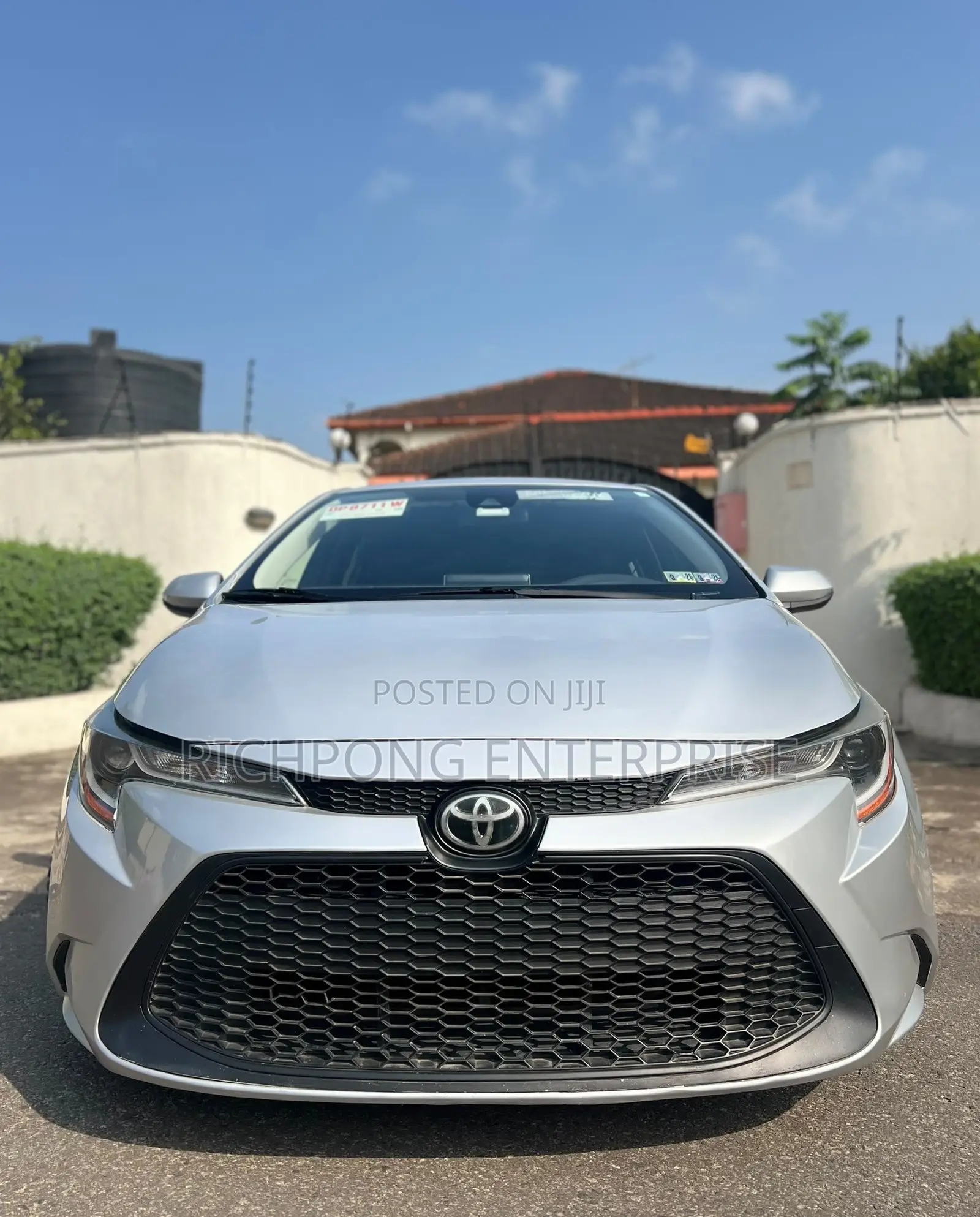 Toyota Corolla LE 2021 Silver