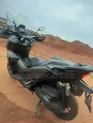 Honda 2022 Gray