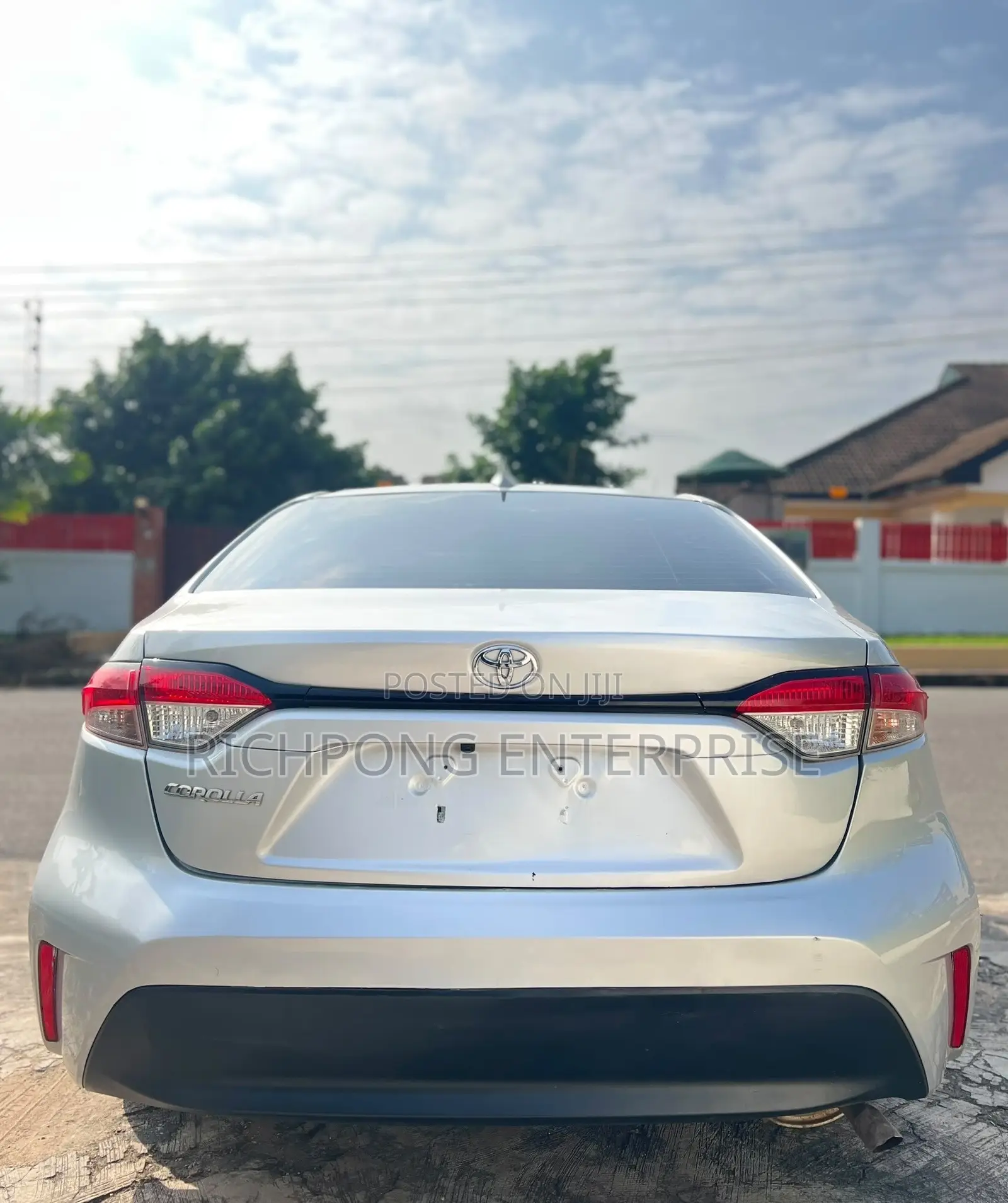 Toyota Corolla LE 2021 Silver