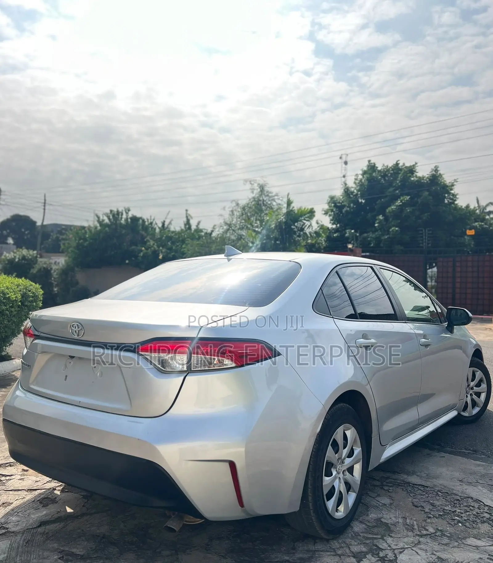 Toyota Corolla LE 2021 Silver