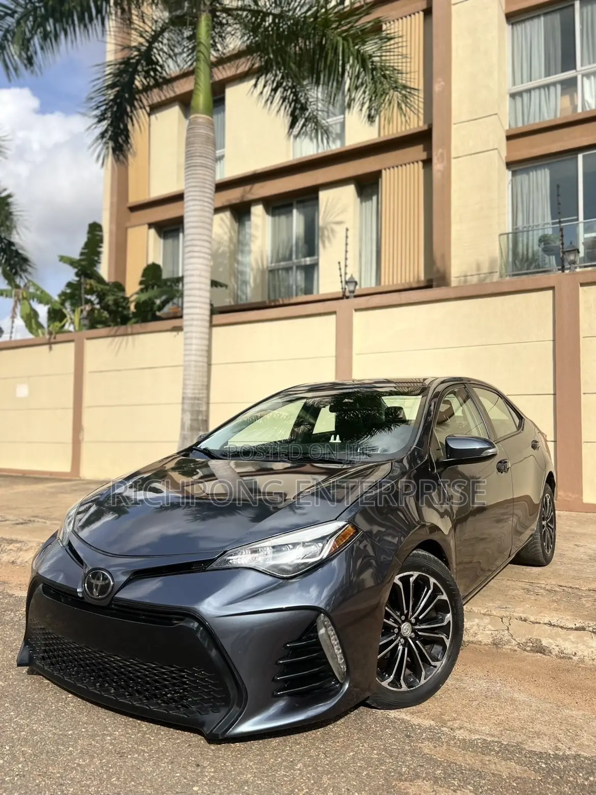 Toyota Corolla XSE (1.8L 4cyl 2A) 2018 Gray