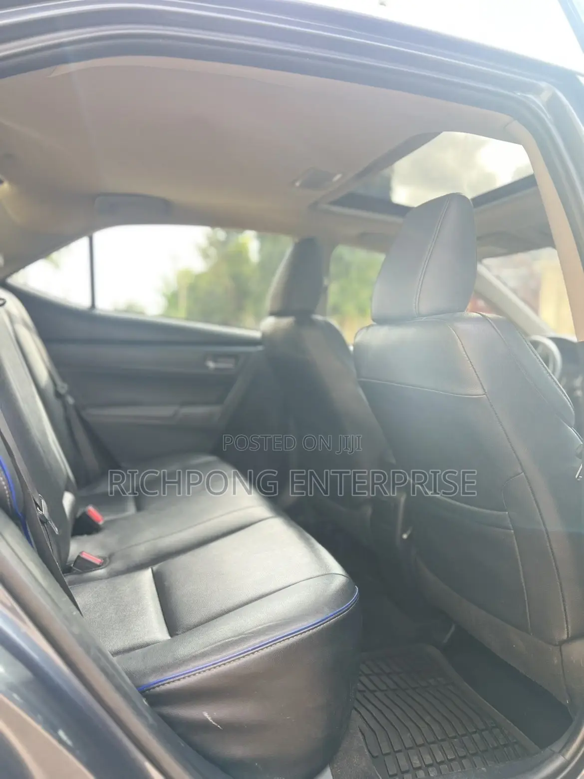 Toyota Corolla XSE (1.8L 4cyl 2A) 2018 Gray