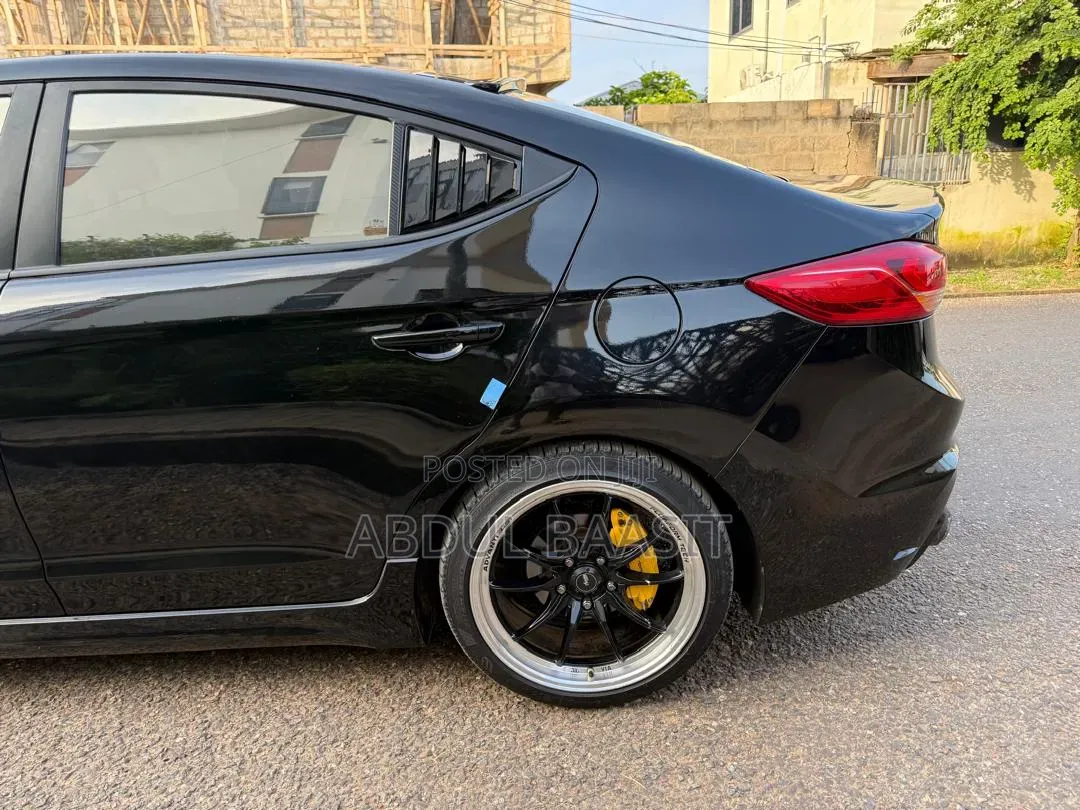 Hyundai Avante 2017 Black