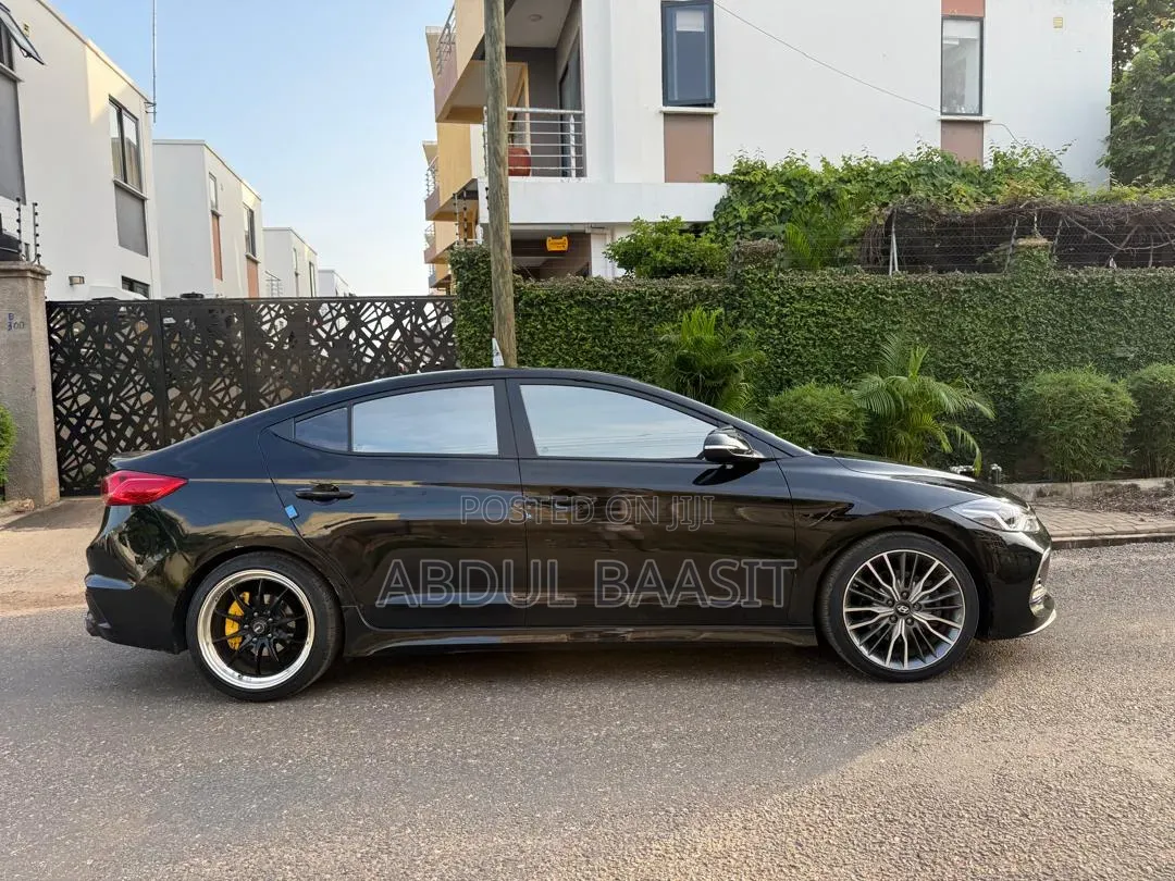 Hyundai Avante 2017 Black
