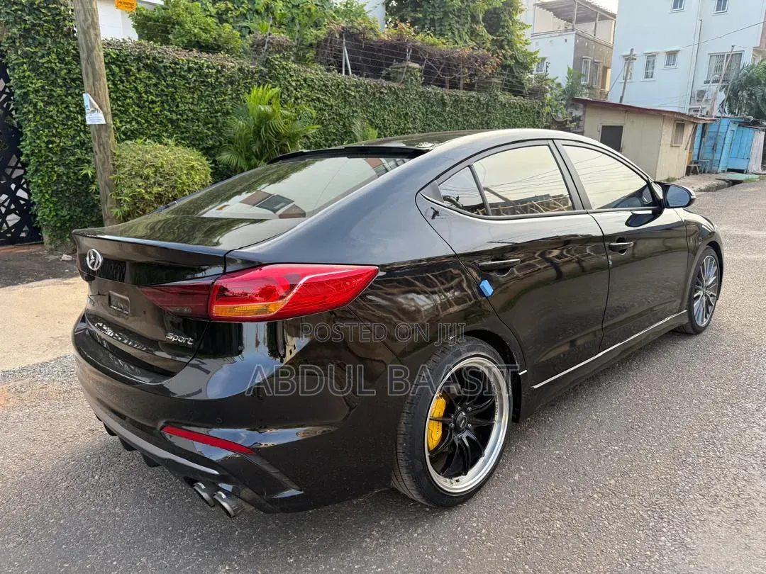 Hyundai Avante 2017 Black