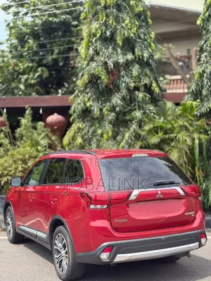 Mitsubishi Outlander SEL FWD 2017 Beige