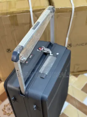 Premium Quality Unicross 24 Inches Wide Handle Unbreakable Bag.