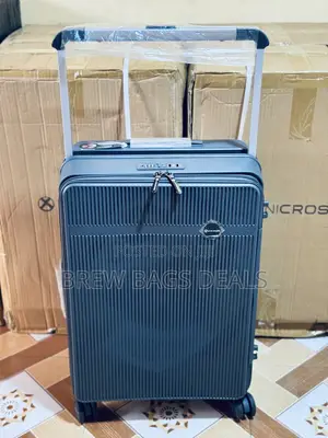 Premium Quality Unicross 24 Inches Wide Handle Unbreakable Bag.