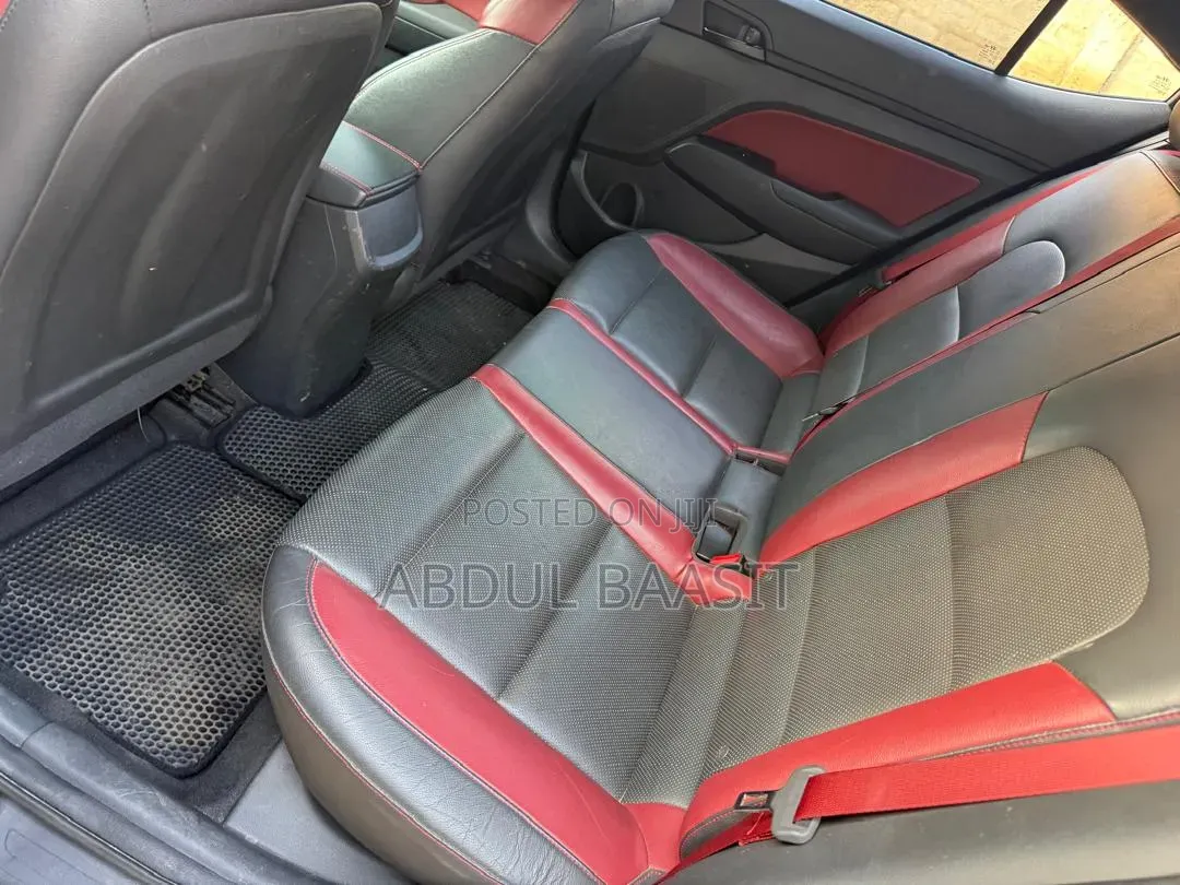 Hyundai Avante 2017 Black