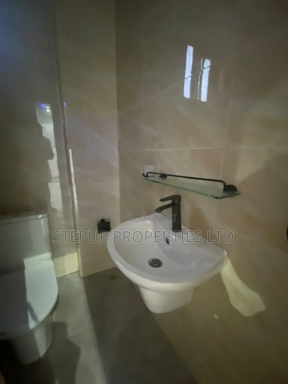 2bdrm Apartment in Adjiringanor, Adjiriganor for rent