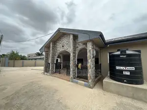 4bdrm House in School Junction for rent