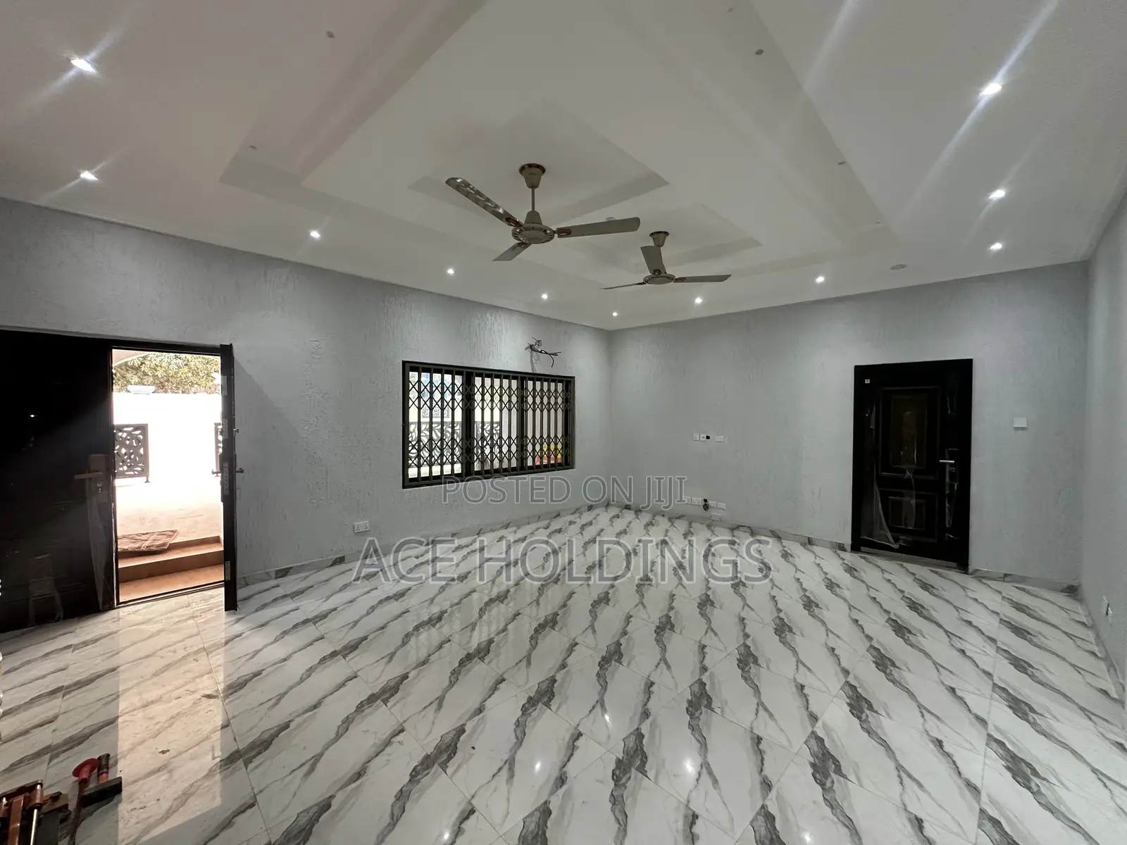 4bdrm House in School Junction for rent