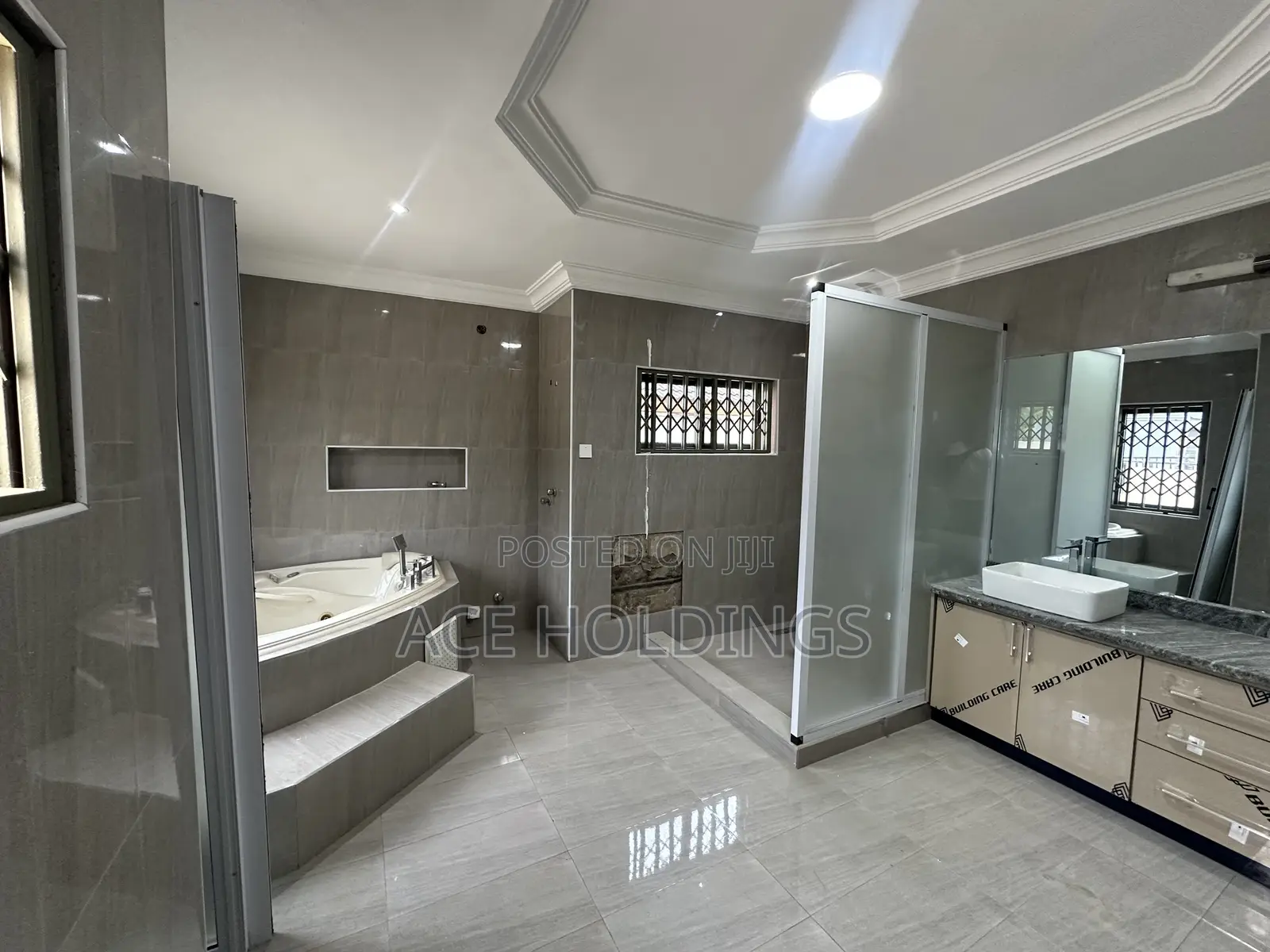 4bdrm House in School Junction for rent