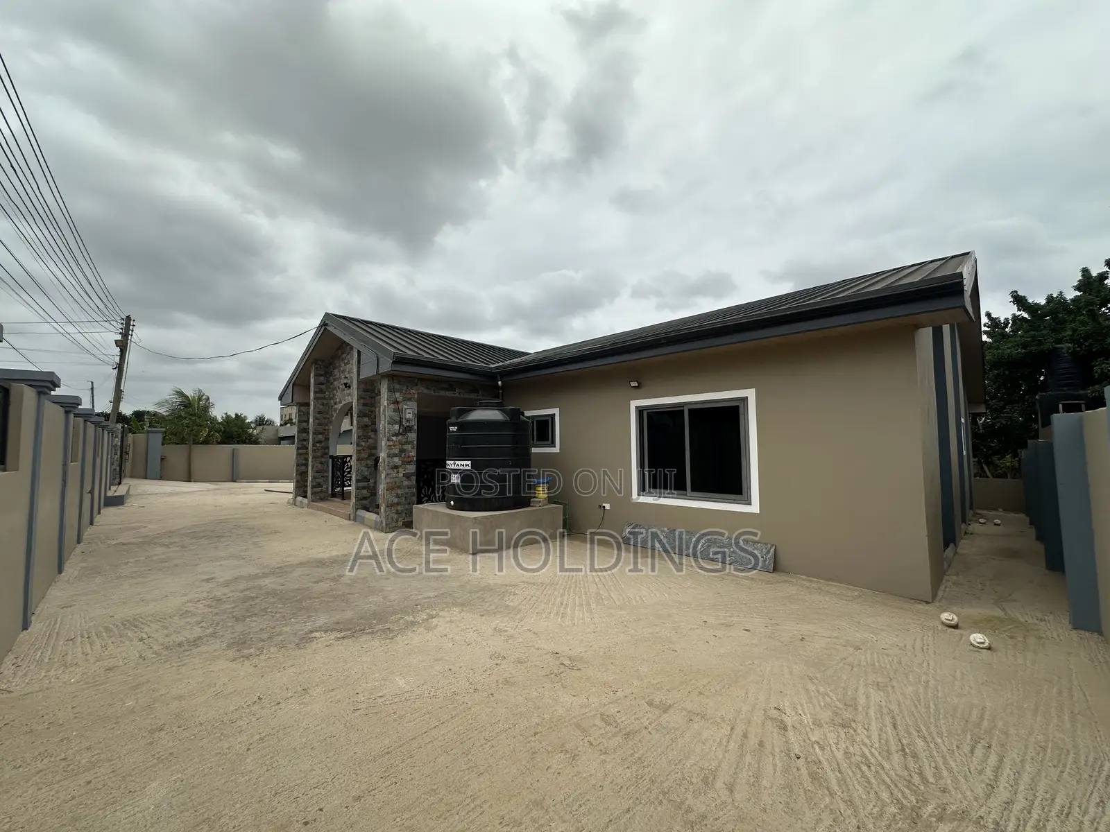 4bdrm House in School Junction for rent