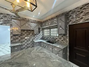 4bdrm House in School Junction for rent